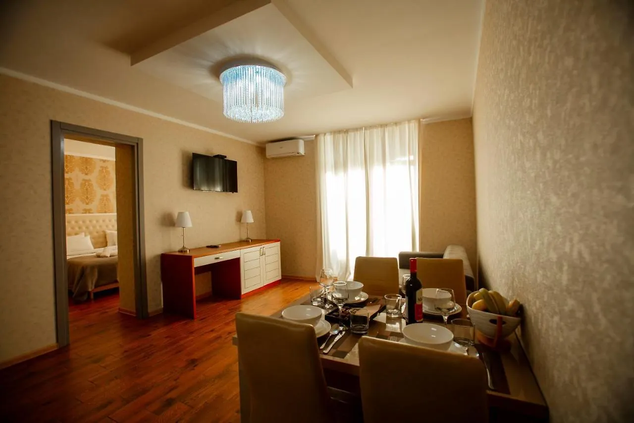 Holiday Lux Sea Towers Batumi 0*,