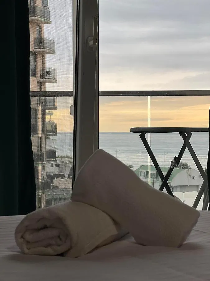 Holiday Lux Sea Towers Batumi 0*,
