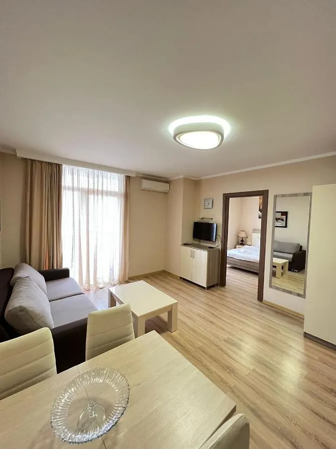 Holiday Lux Sea Towers Batumi Aparthotel